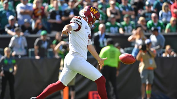 Way during the Commanders' 34-31 loss to the Eagles on Oct. 1, 2023.